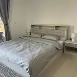 Spacious Studio Near Marina